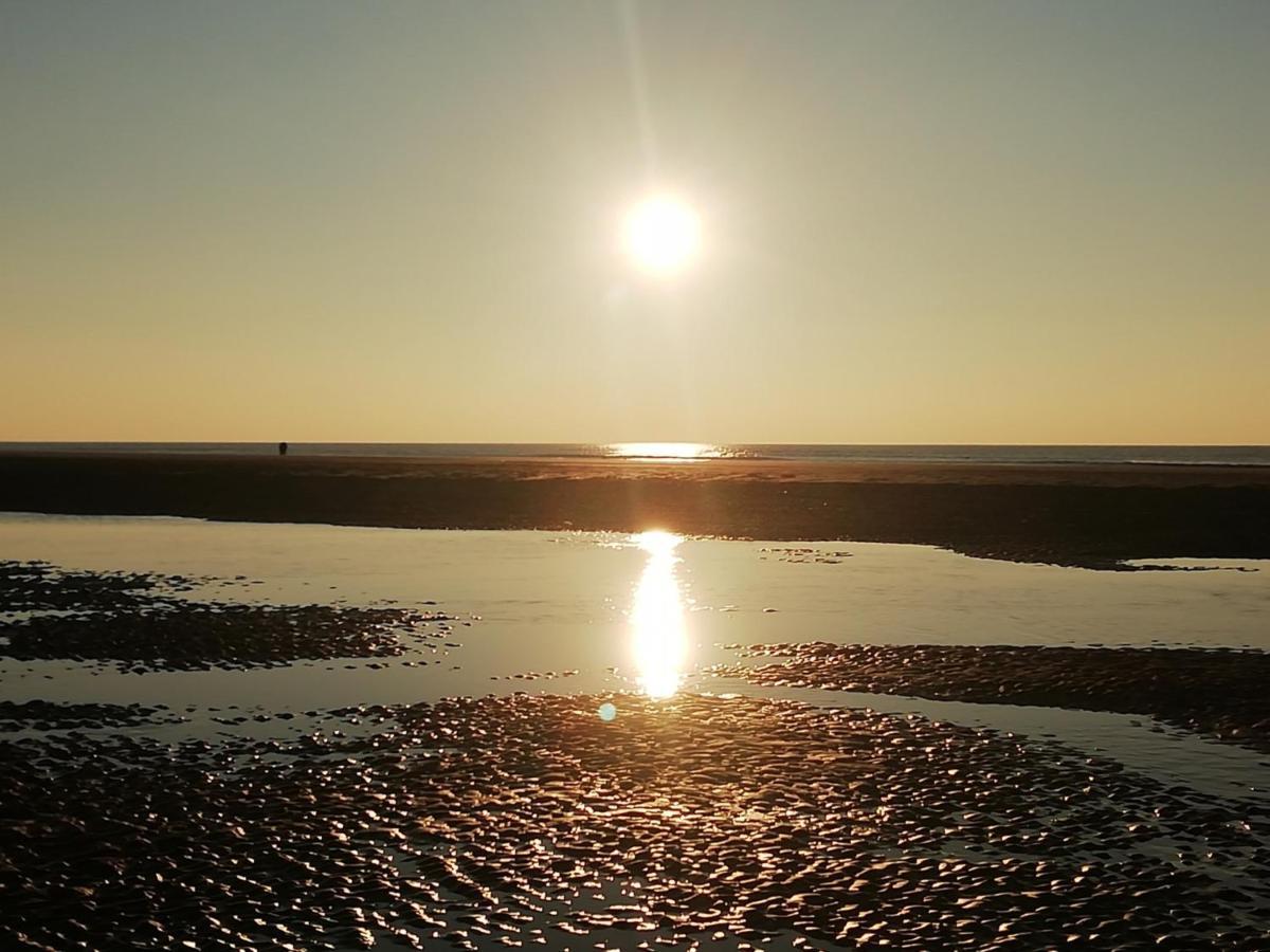 Fort-Mahon : Superbe T2 A 2 Pas De La Plage Avec Parking Prive - Fr-1-482-15 Buitenkant foto